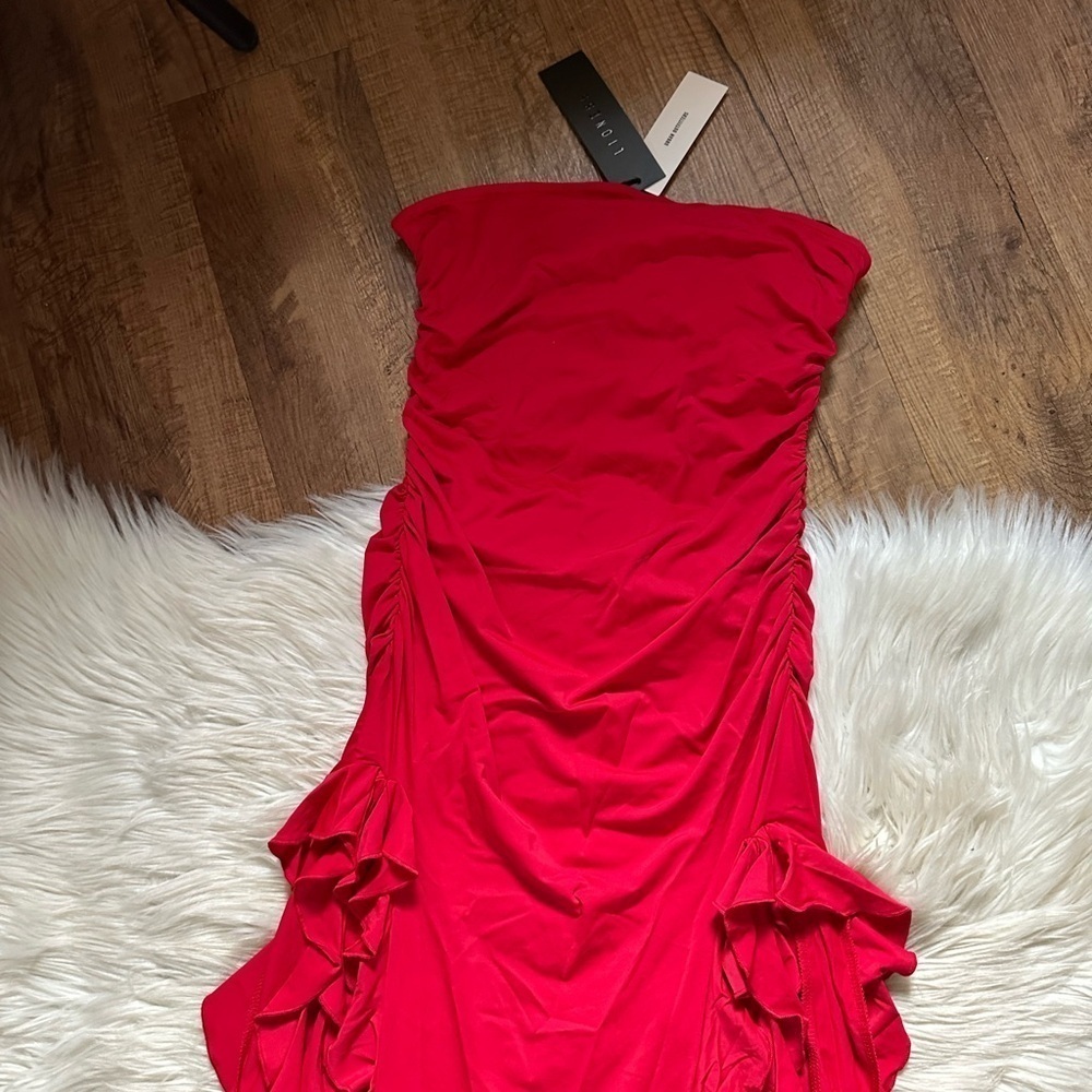 LOINESS Rendezvous Strapless Ruffle Midi Dress In Red - Picture 6 of 7